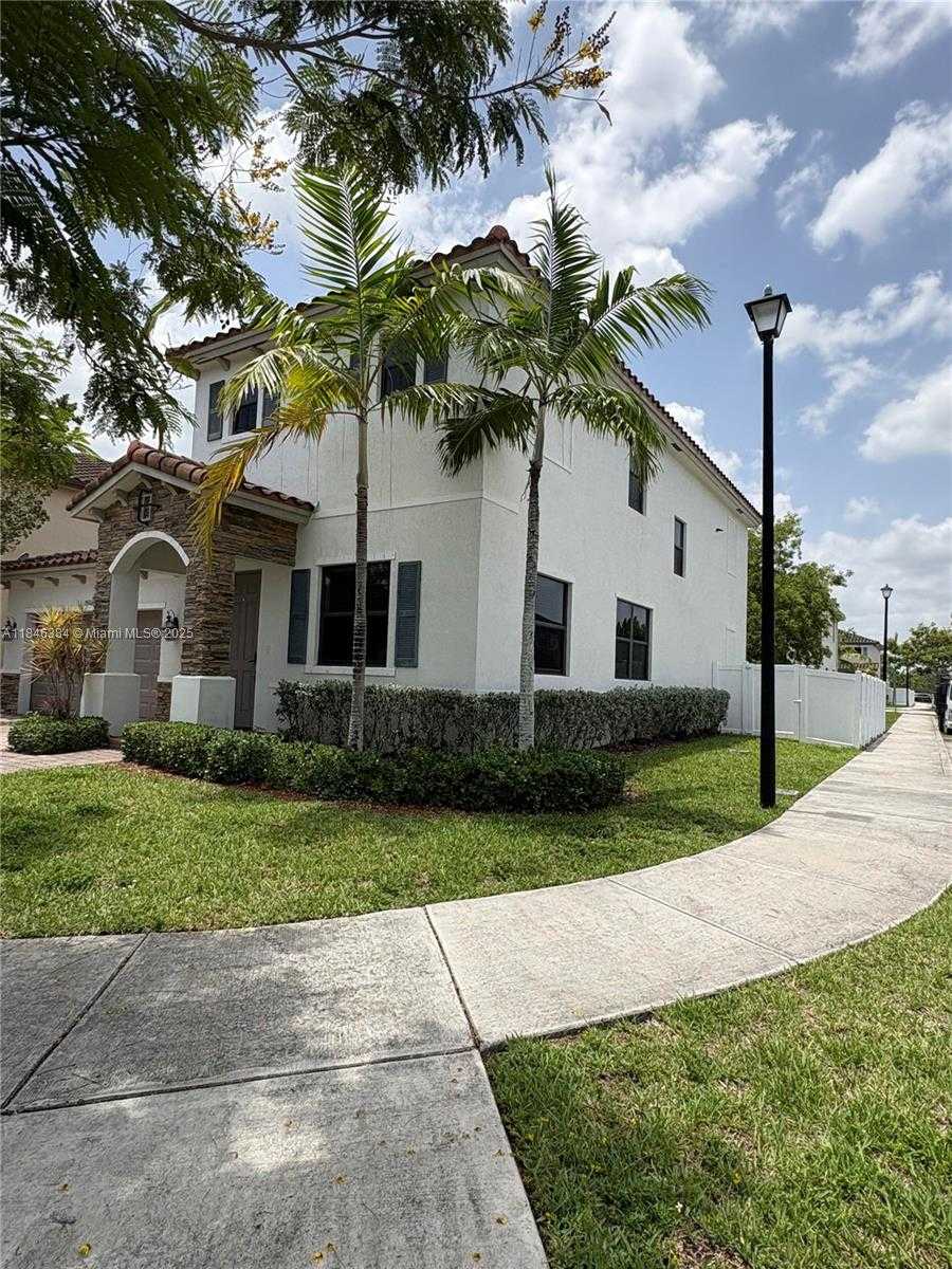 Small Image of 3501 WEST 92ND PL, Hialeah Number 9