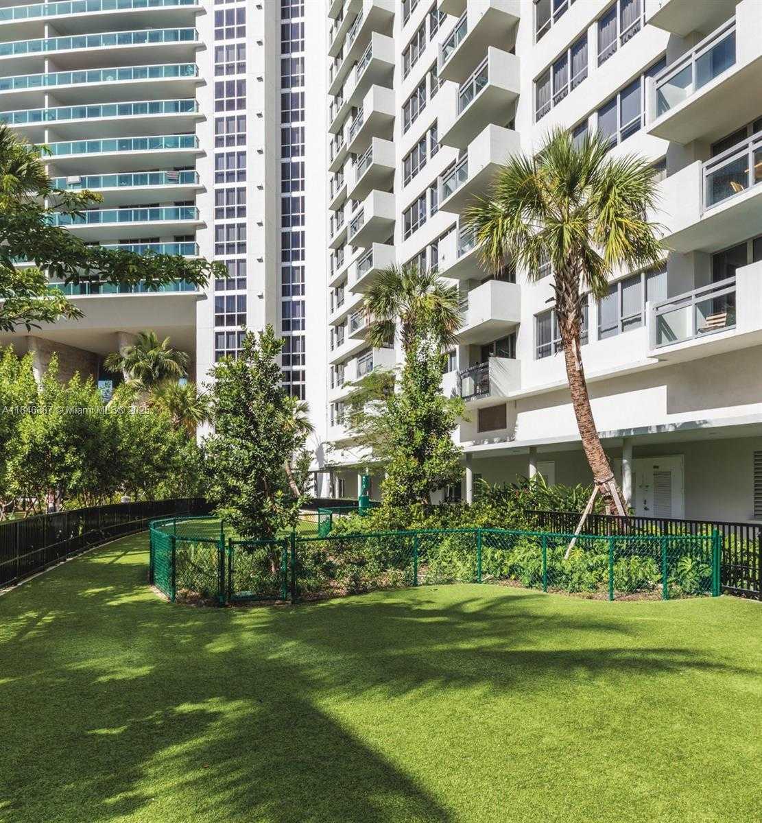 Small Image of 1500 BAY RD #384S, Miami Beach Number 2