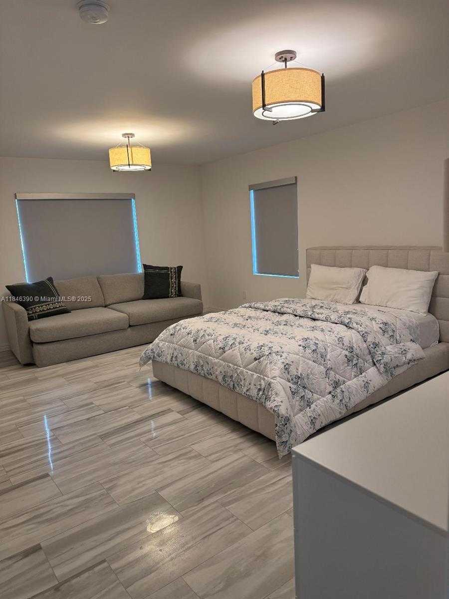Small Image of 2710 GRANT ST, Hollywood Number 11