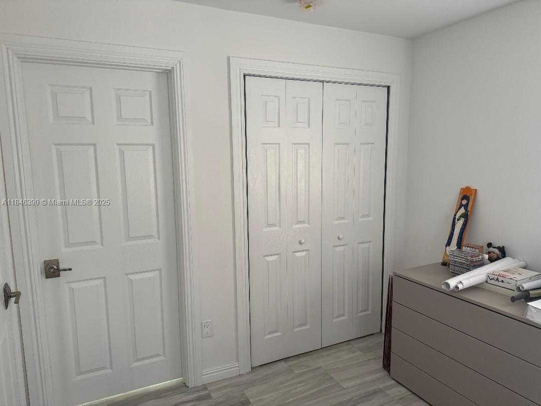 Small Image of 2710 GRANT ST, Hollywood Number 14