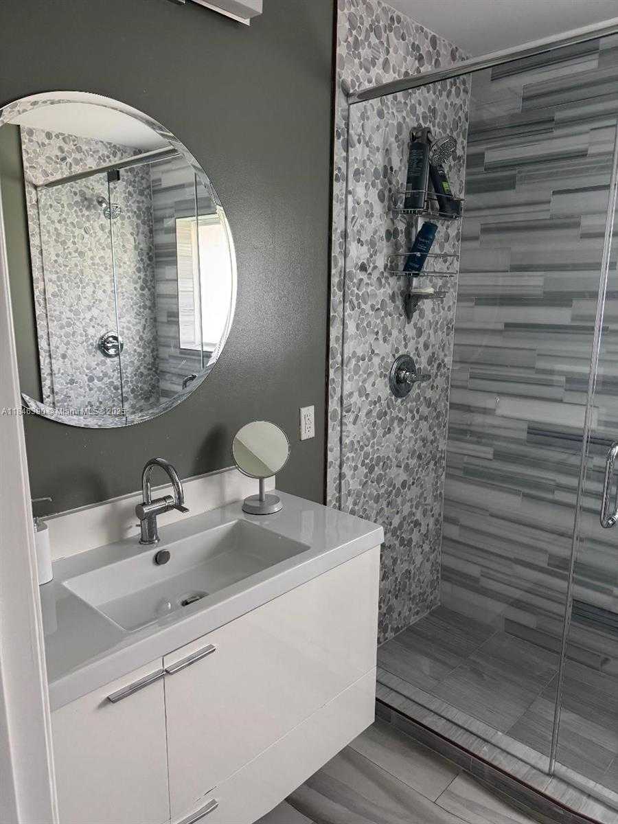 Small Image of 2710 GRANT ST, Hollywood Number 15