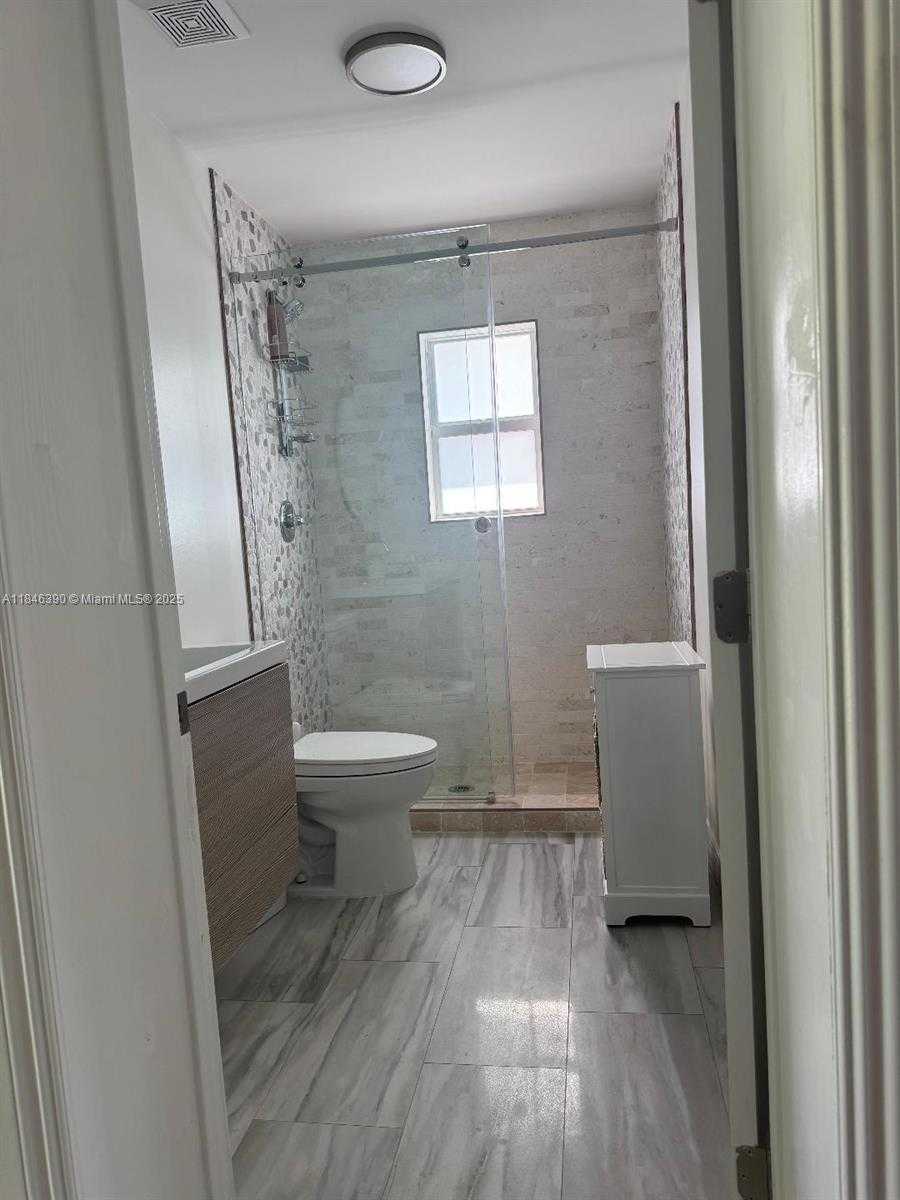 Small Image of 2710 GRANT ST, Hollywood Number 16