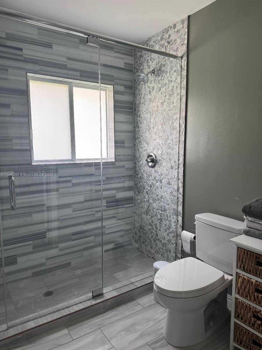 Small Image of 2710 GRANT ST, Hollywood Number 18