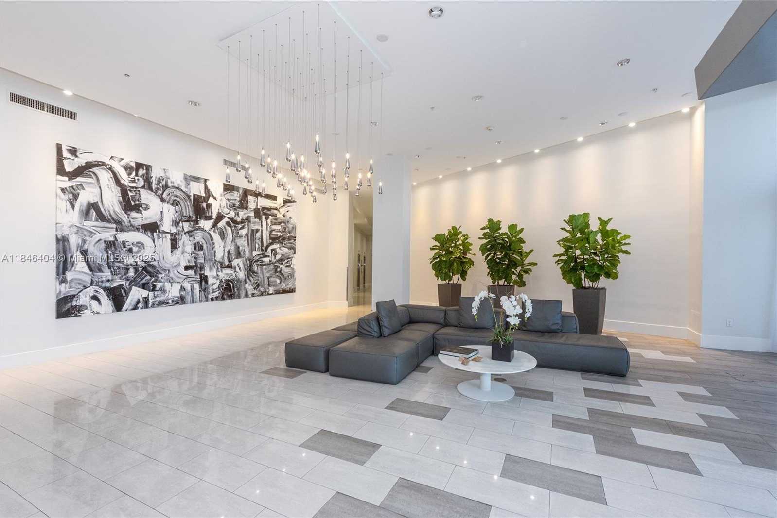 Small Image of 2001 MERIDIAN AVE #325, Miami Beach Number 13