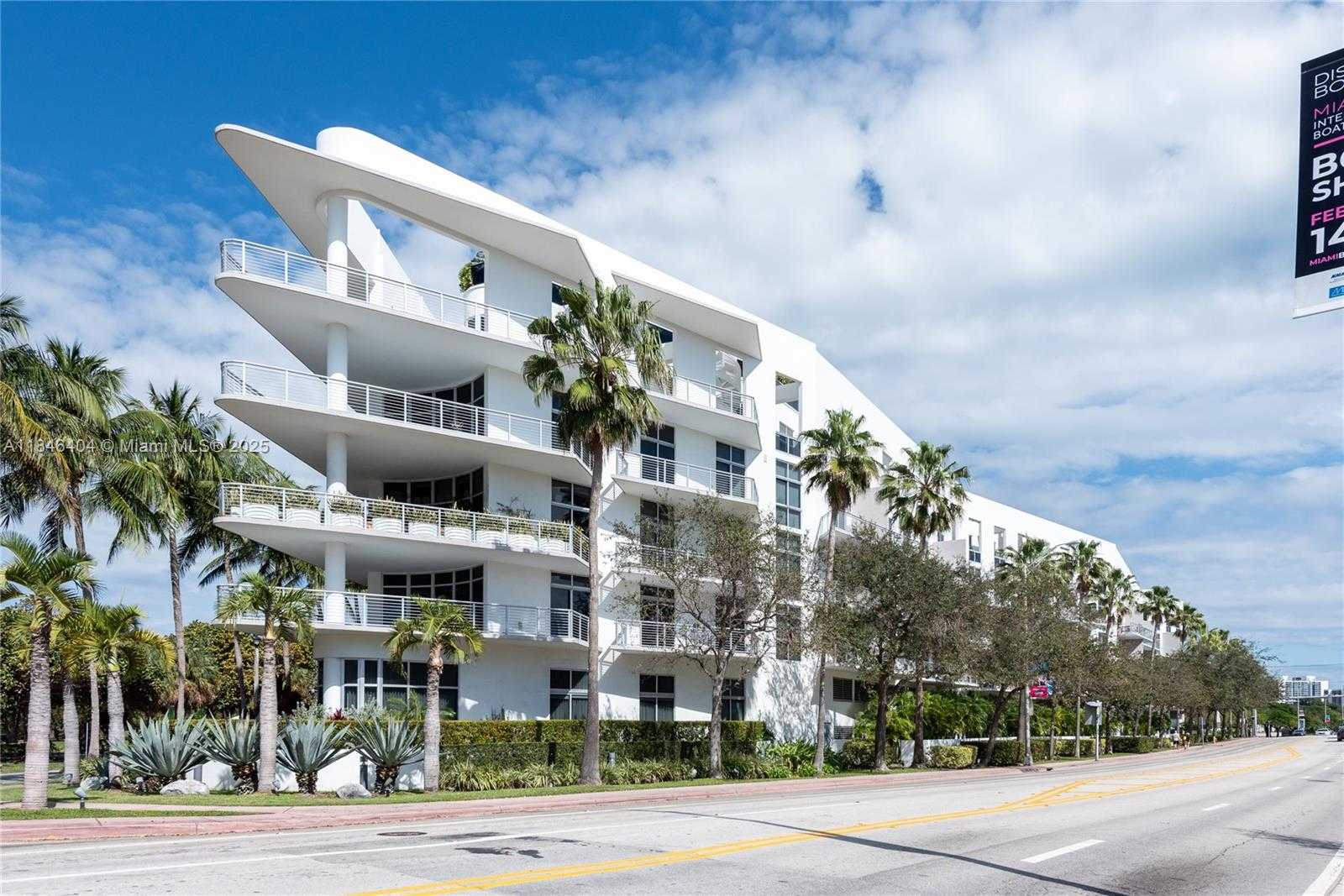 Small Image of 2001 MERIDIAN AVE #325, Miami Beach Number 2