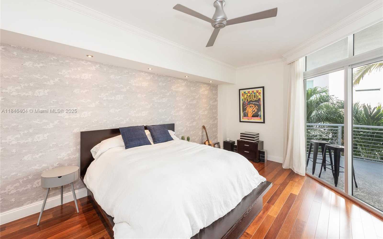 Small Image of 2001 MERIDIAN AVE #325, Miami Beach Number 7