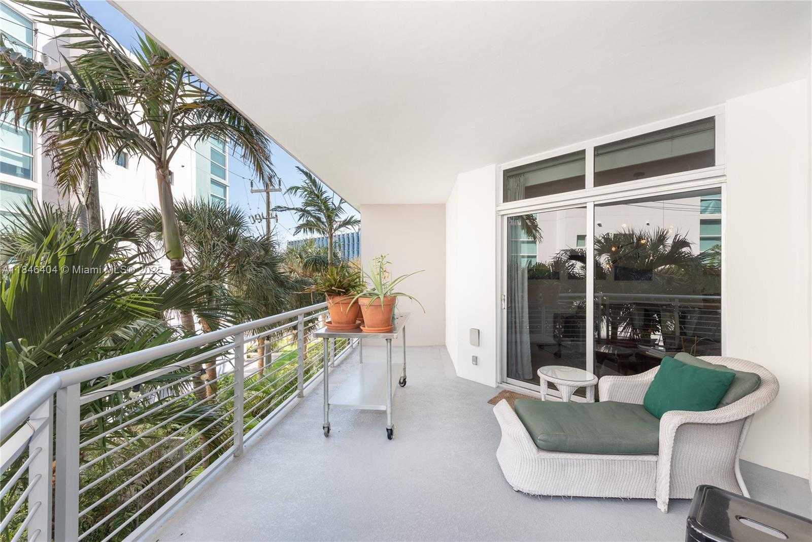Small Image of 2001 MERIDIAN AVE #325, Miami Beach Number 9