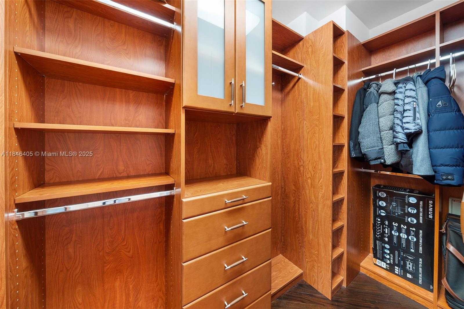 Small Image of 6000 ISLAND BLVD #1007, Aventura Number 27