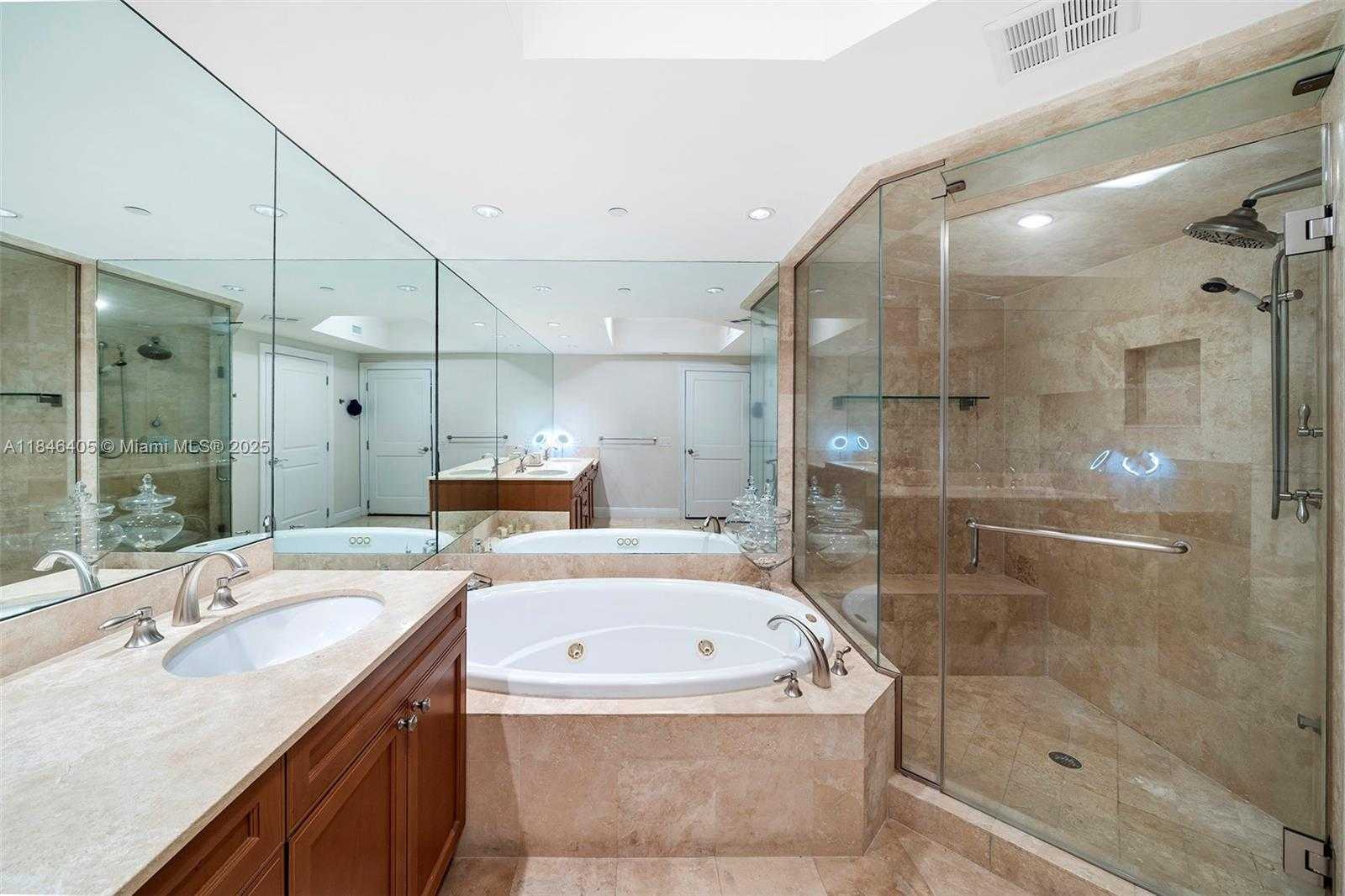 Small Image of 6000 ISLAND BLVD #1007, Aventura Number 29