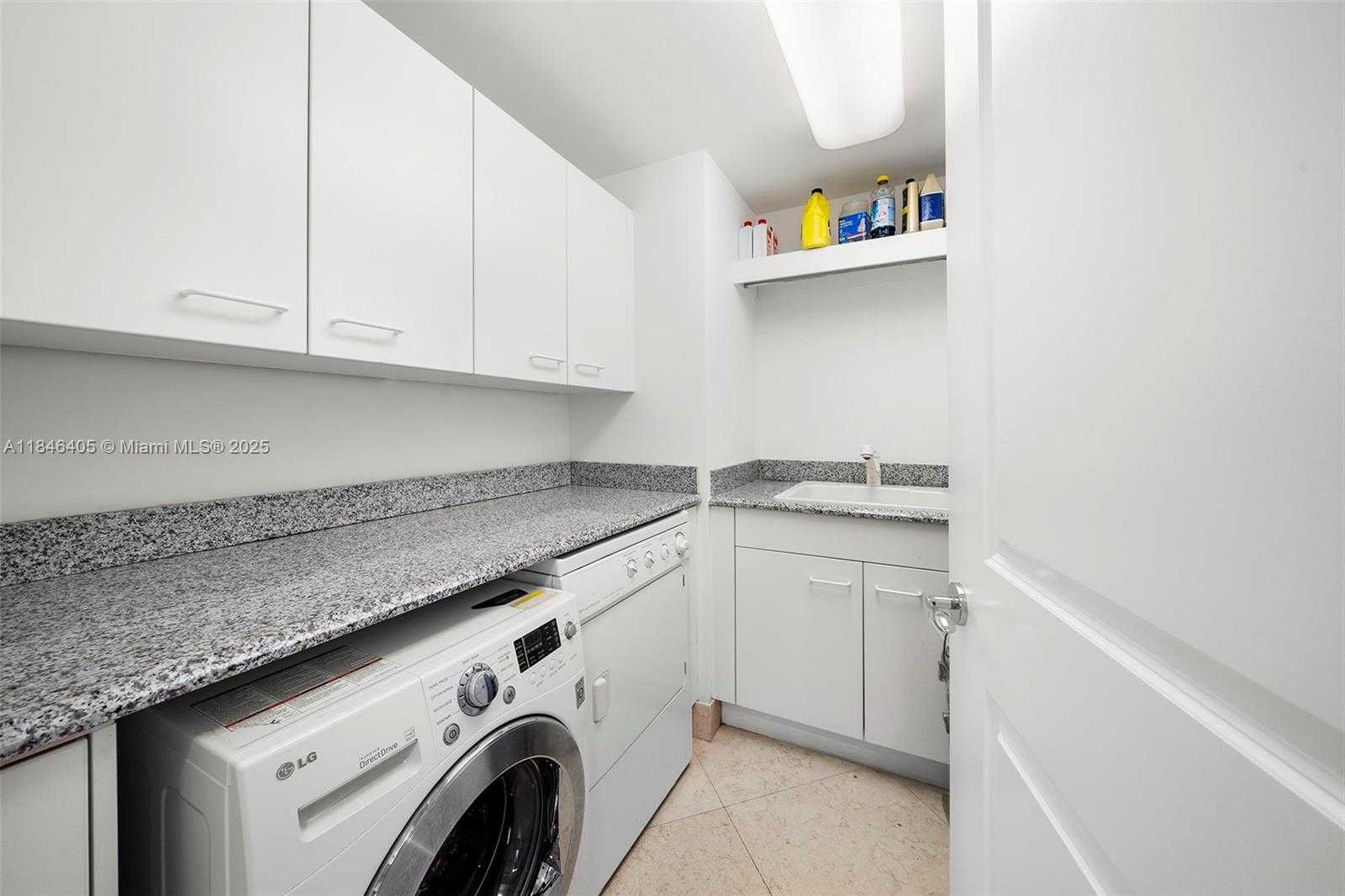 Small Image of 6000 ISLAND BLVD #1007, Aventura Number 32