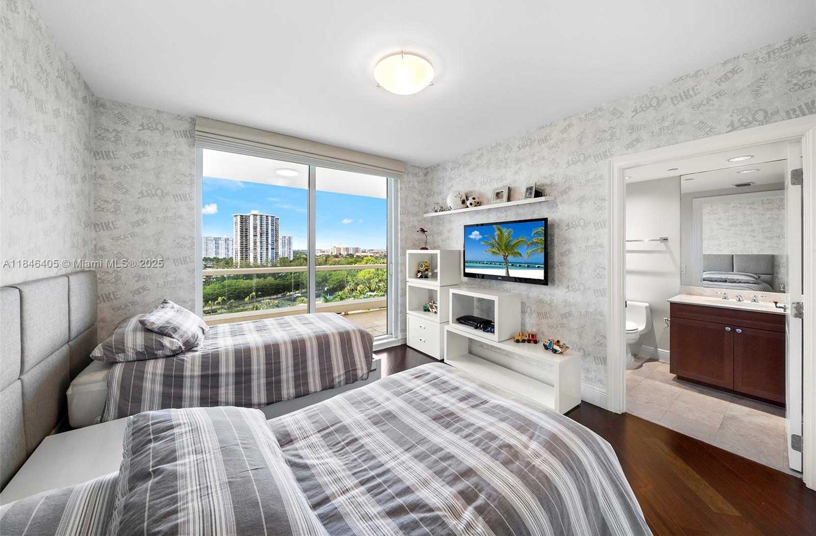 Small Image of 6000 ISLAND BLVD #1007, Aventura Number 36