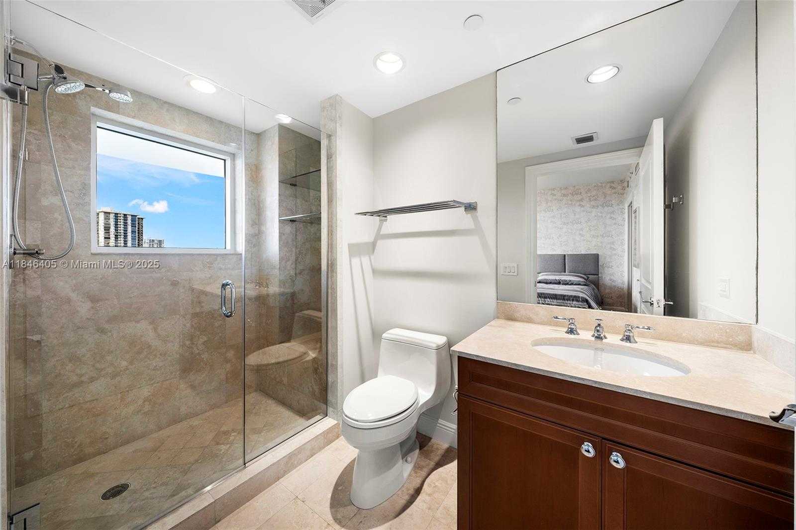 Small Image of 6000 ISLAND BLVD #1007, Aventura Number 37