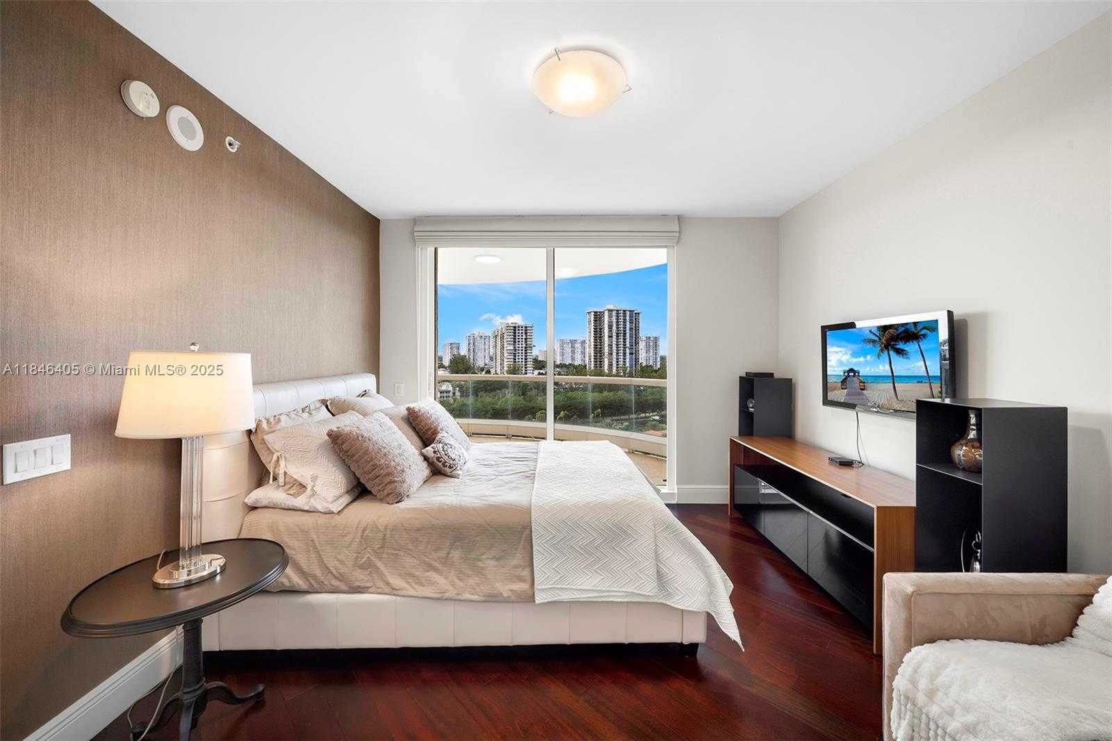 Small Image of 6000 ISLAND BLVD #1007, Aventura Number 39