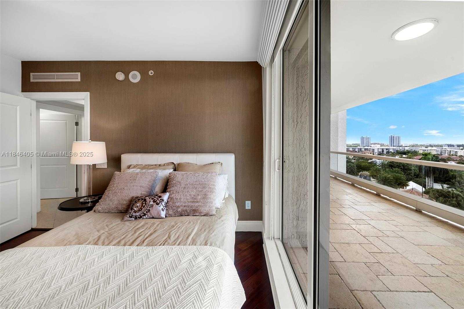 Small Image of 6000 ISLAND BLVD #1007, Aventura Number 40