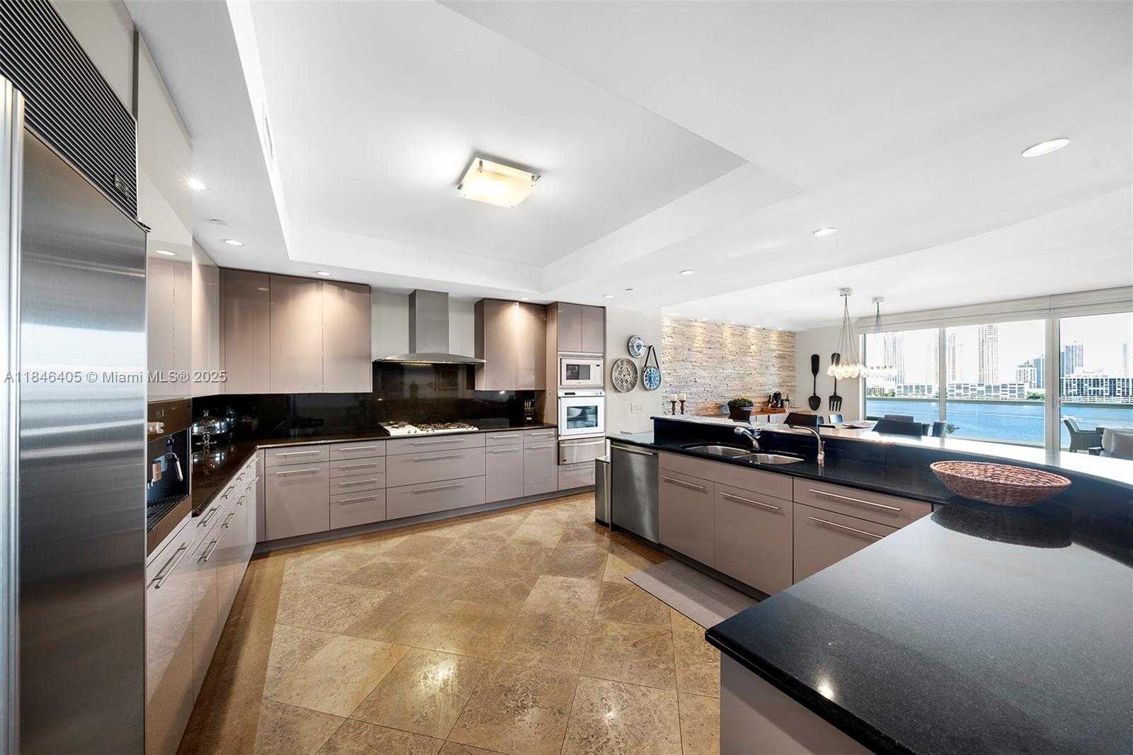 Small Image of 6000 ISLAND BLVD #1007, Aventura Number 6