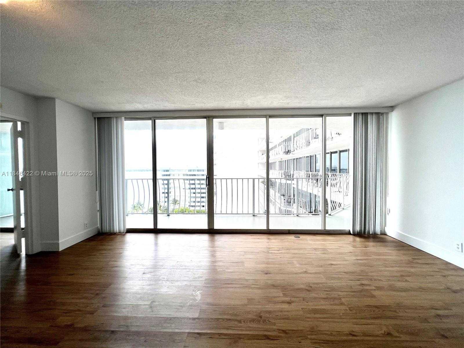 Small Image of 7601 EAST TREASURE DR #1124, North Bay Village Number 10