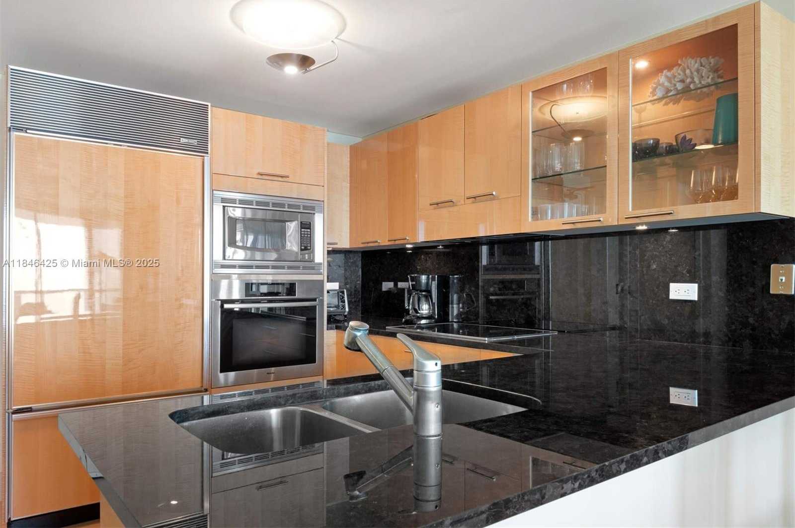 Small Image of 6799 COLLINS AVE #1603, Miami Beach Number 10