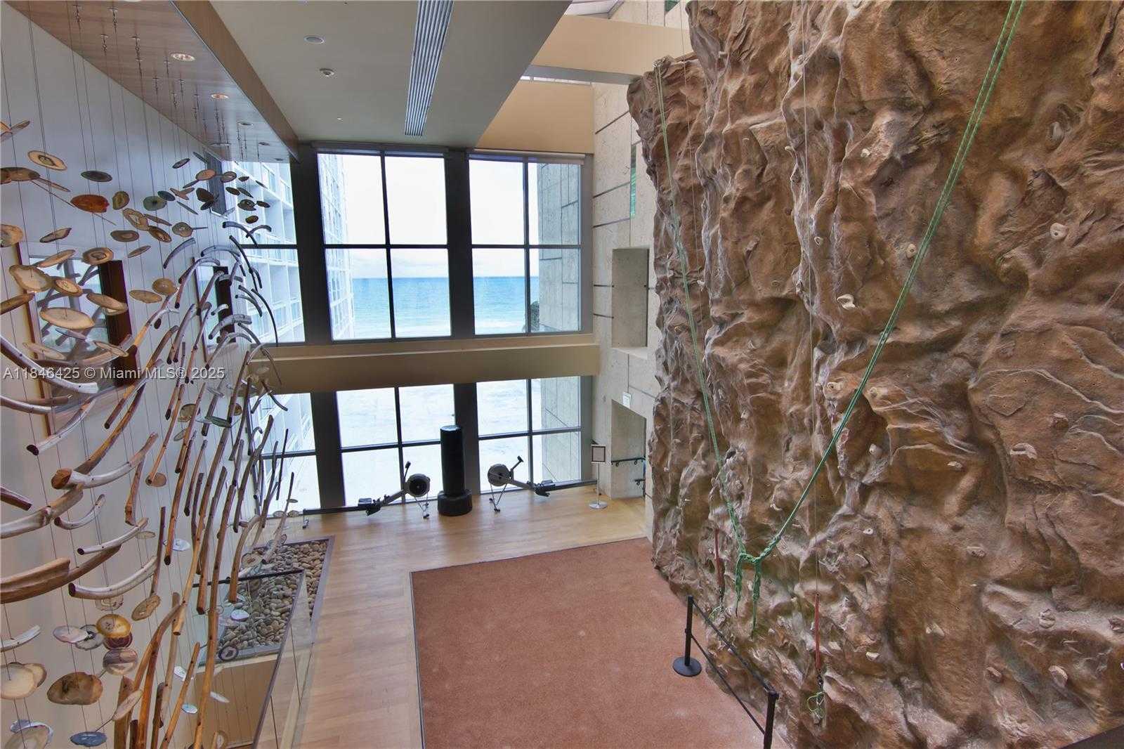 Small Image of 6799 COLLINS AVE #1603, Miami Beach Number 25