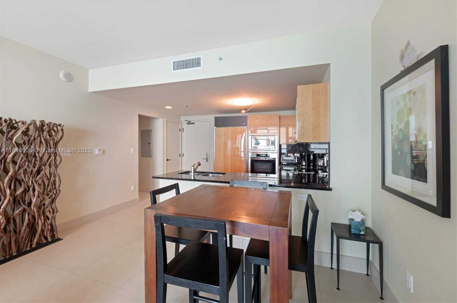 Small Image of 6799 COLLINS AVE #1603, Miami Beach Number 6