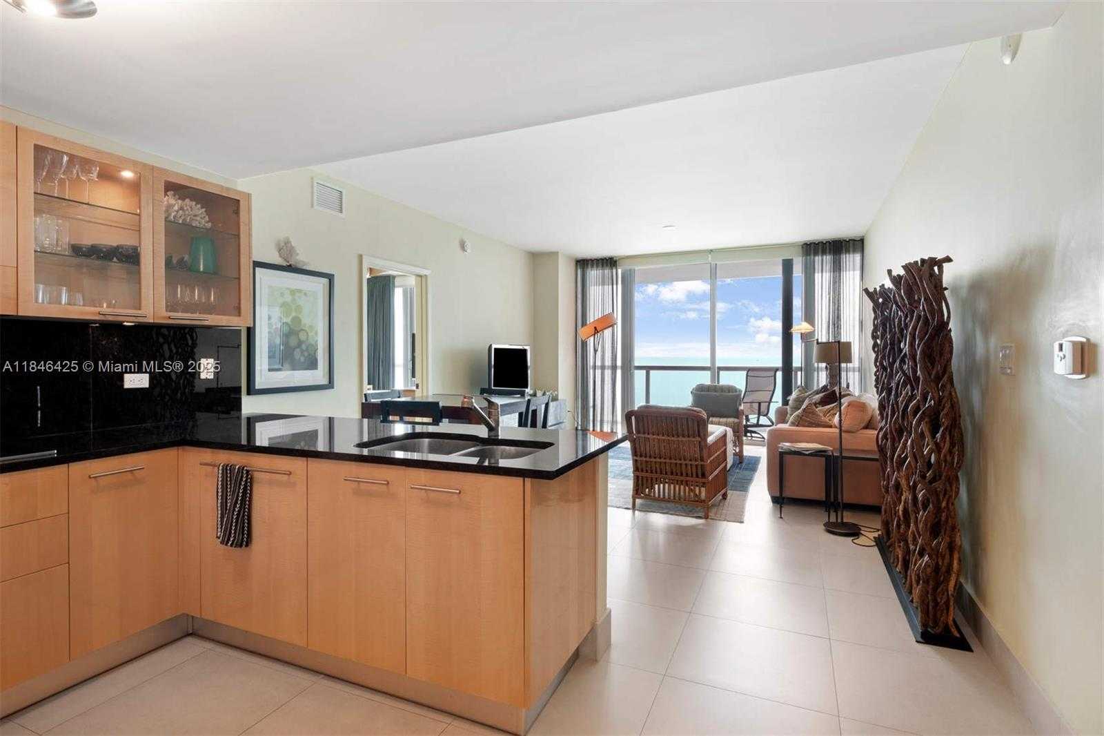 Small Image of 6799 COLLINS AVE #1603, Miami Beach Number 8