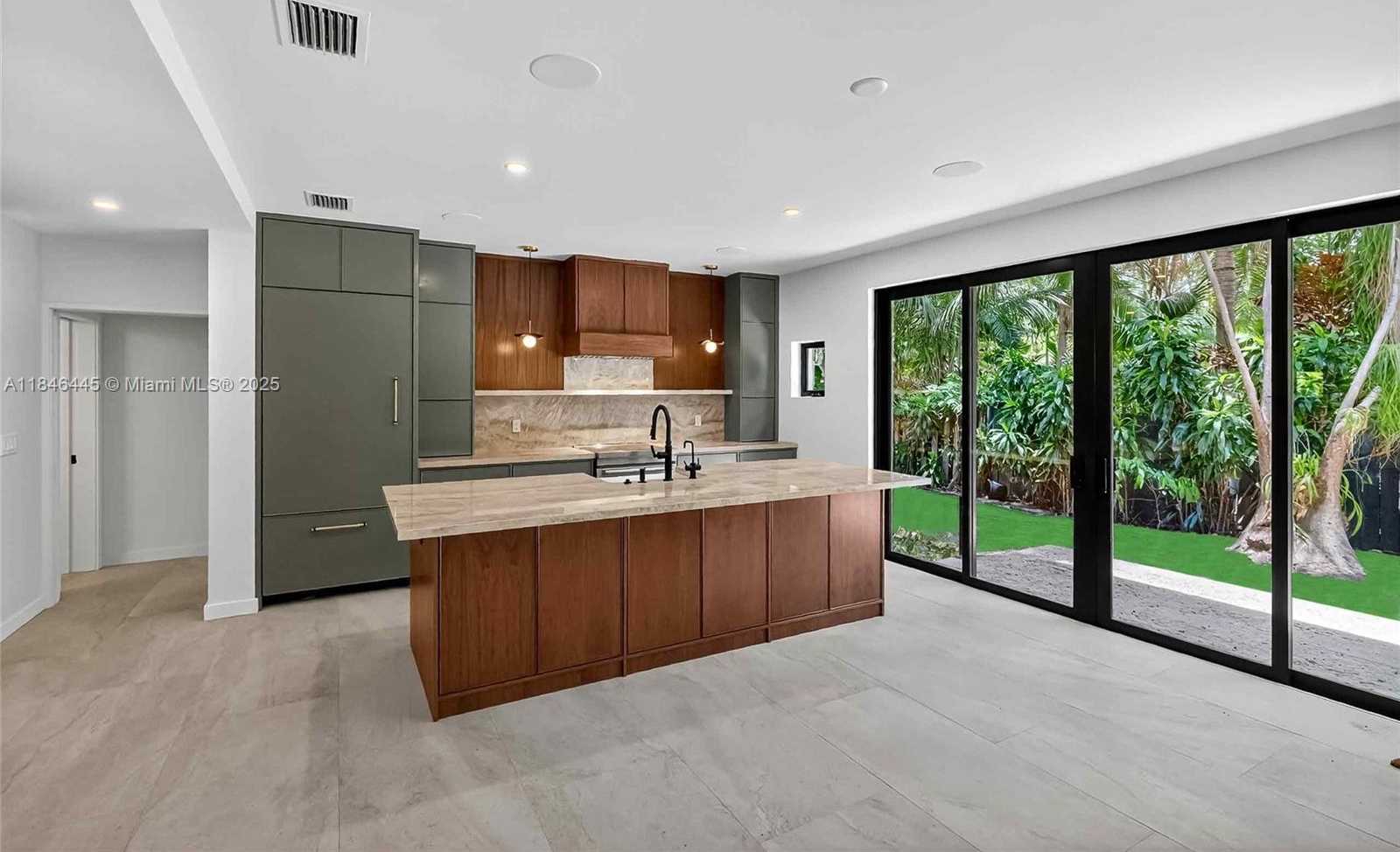 Small Image of 2315 SWANSON AVE, Coconut Grove Number 2