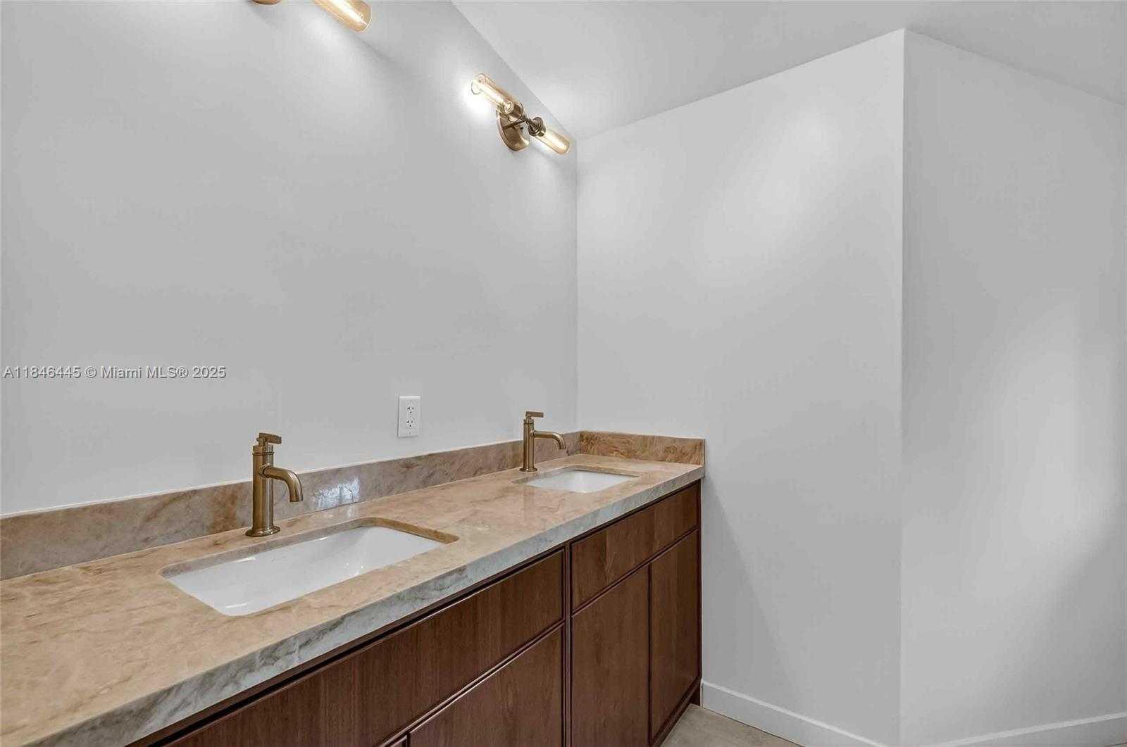 Small Image of 2315 SWANSON AVE, Coconut Grove Number 26