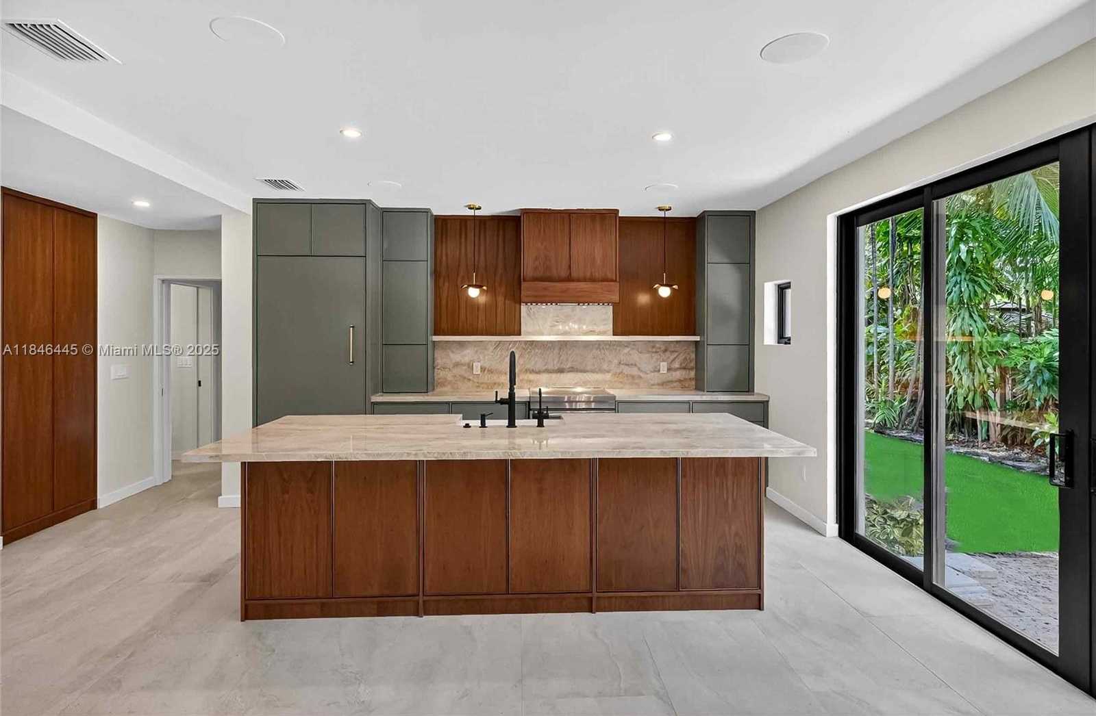 Small Image of 2315 SWANSON AVE, Coconut Grove Number 3