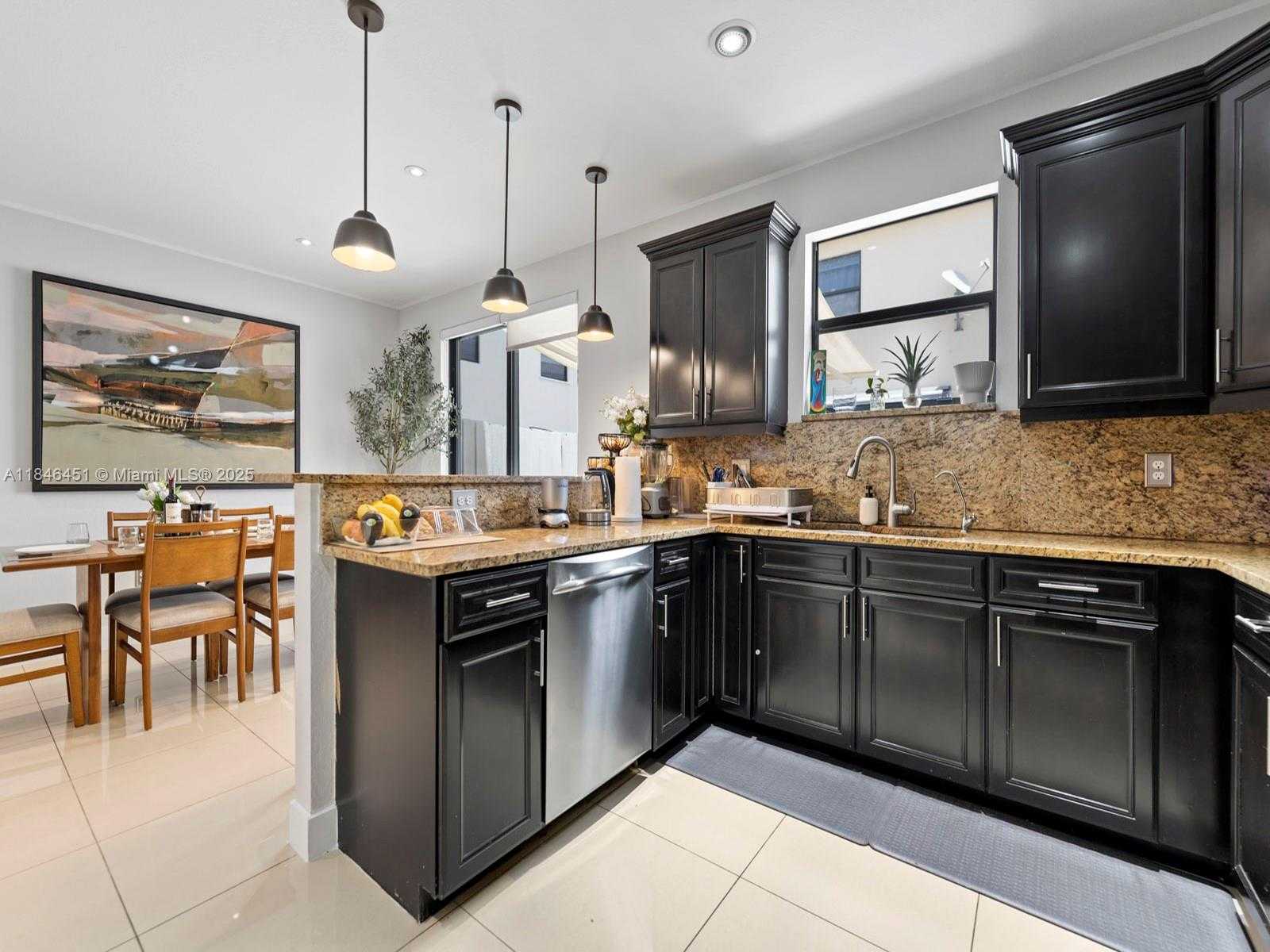 Small Image of 8781 NORTH WEST 98TH CT #8781, Doral Number 15