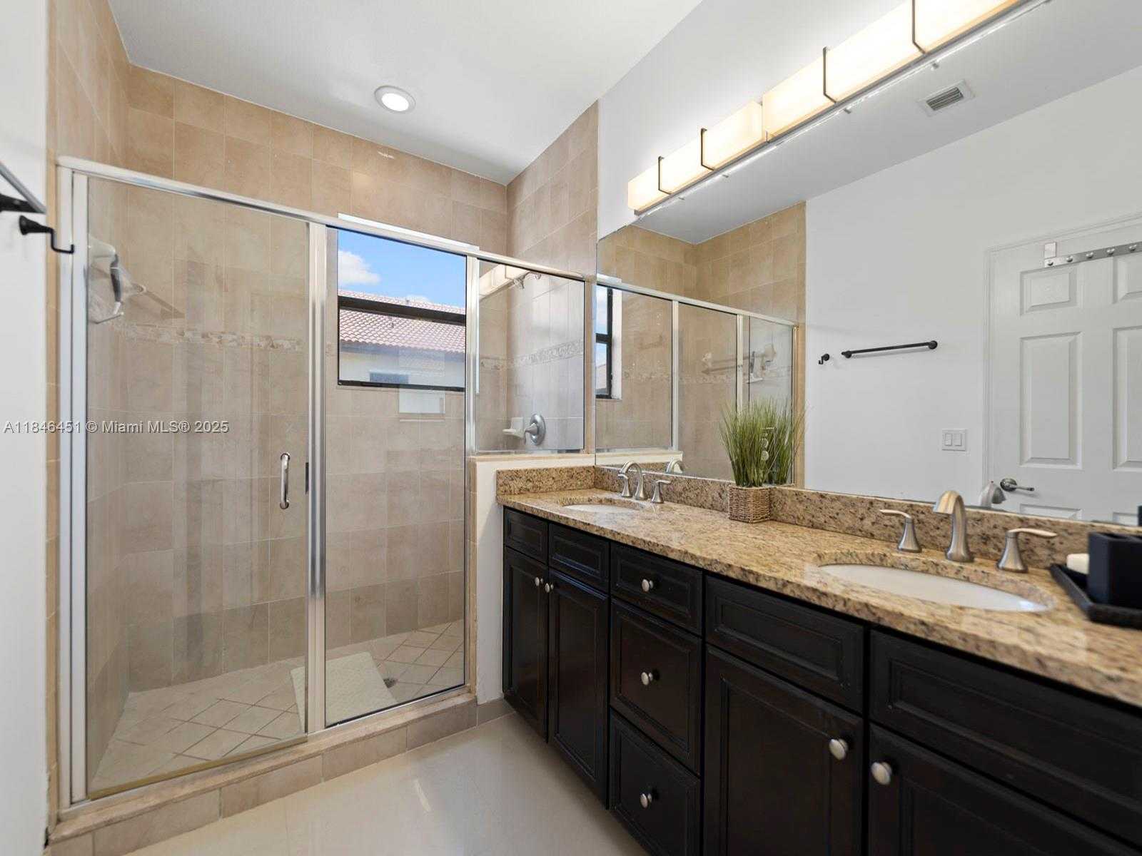 Small Image of 8781 NORTH WEST 98TH CT #8781, Doral Number 20
