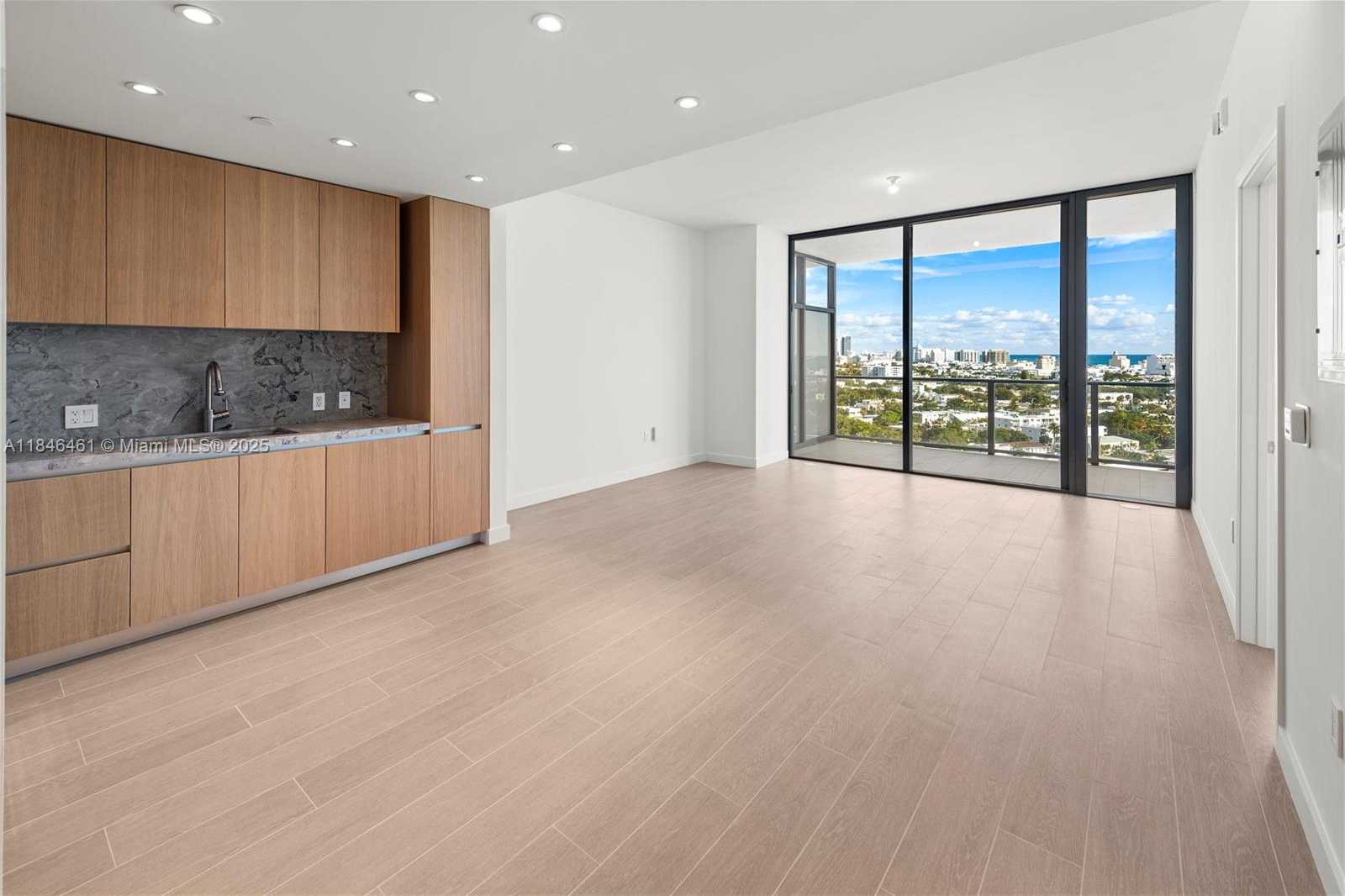 Small Image of 500 ALTON RD #1608, Miami Beach Number 5