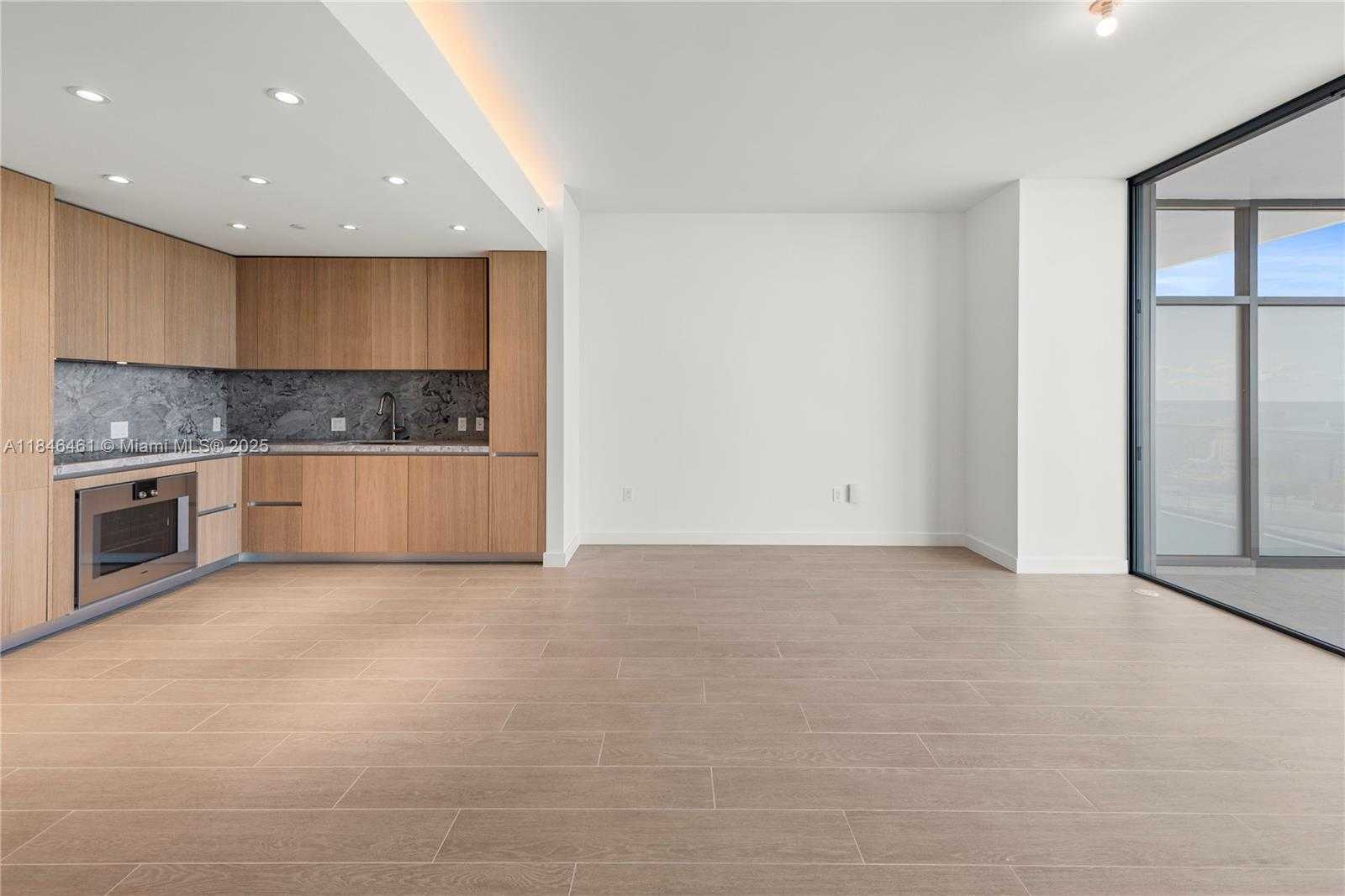 Small Image of 500 ALTON RD #1608, Miami Beach Number 6