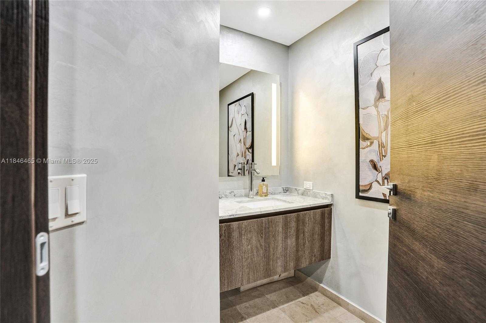 Small Image of 88 SOUTH WEST 7TH ST #2412, Miami Number 15