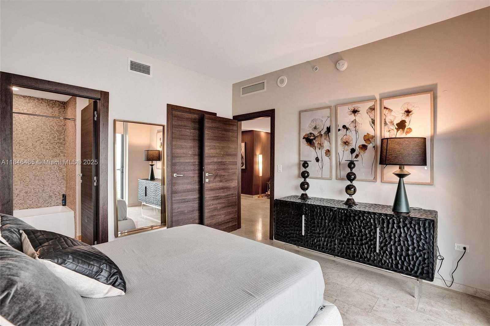 Small Image of 88 SOUTH WEST 7TH ST #2412, Miami Number 20