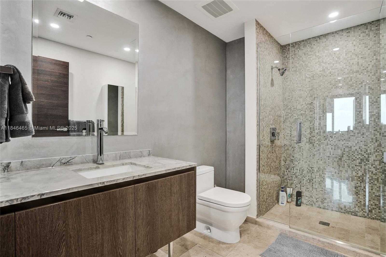 Small Image of 88 SOUTH WEST 7TH ST #2412, Miami Number 23