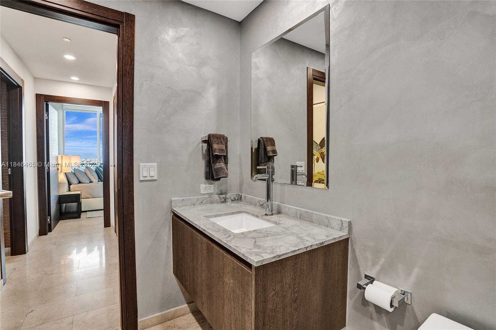 Small Image of 88 SOUTH WEST 7TH ST #2412, Miami Number 24