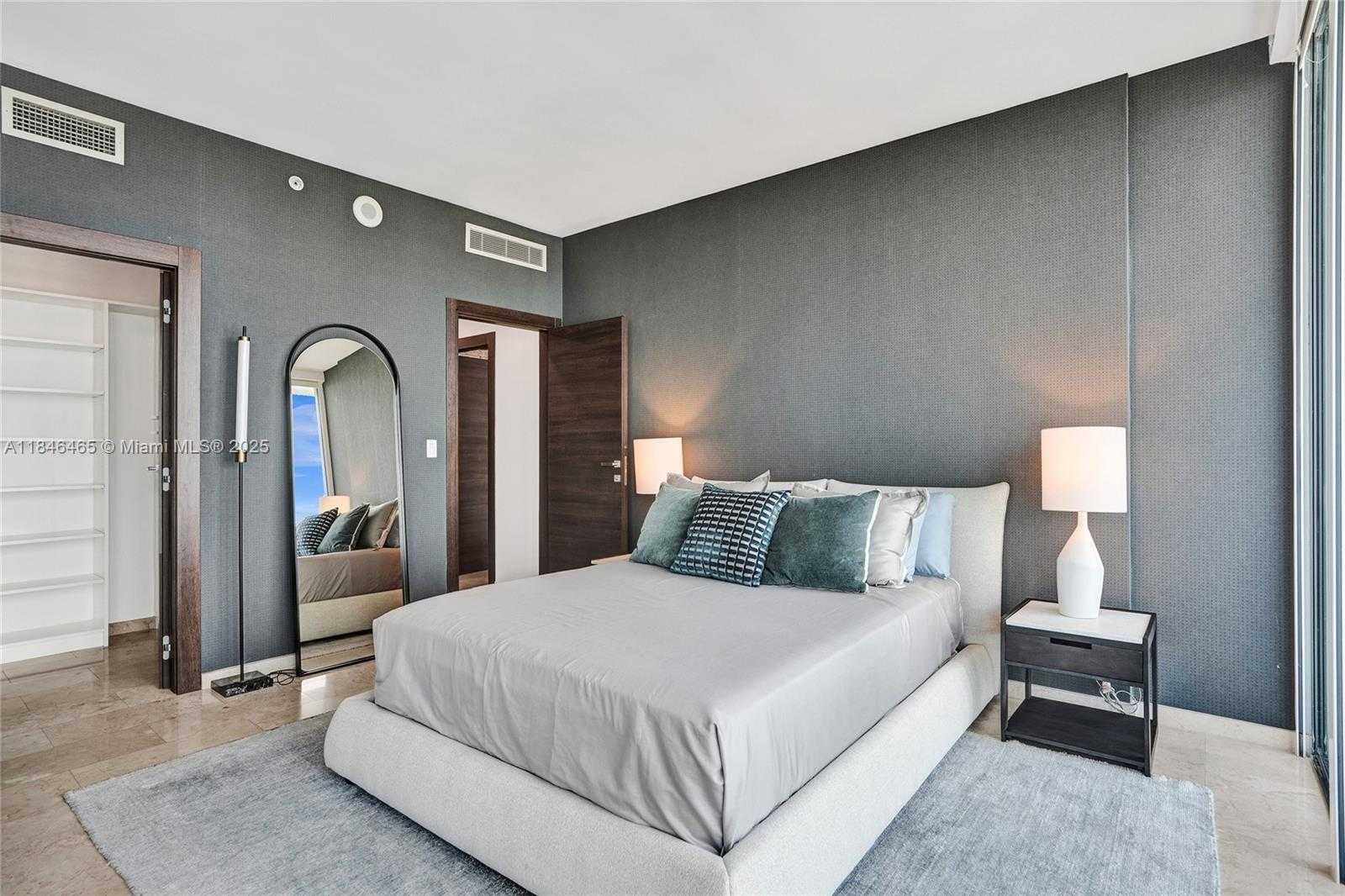 Small Image of 88 SOUTH WEST 7TH ST #2412, Miami Number 27