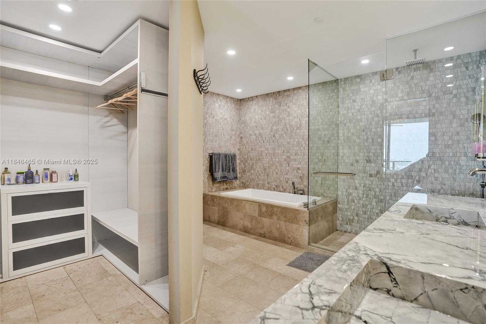 Small Image of 88 SOUTH WEST 7TH ST #2412, Miami Number 36