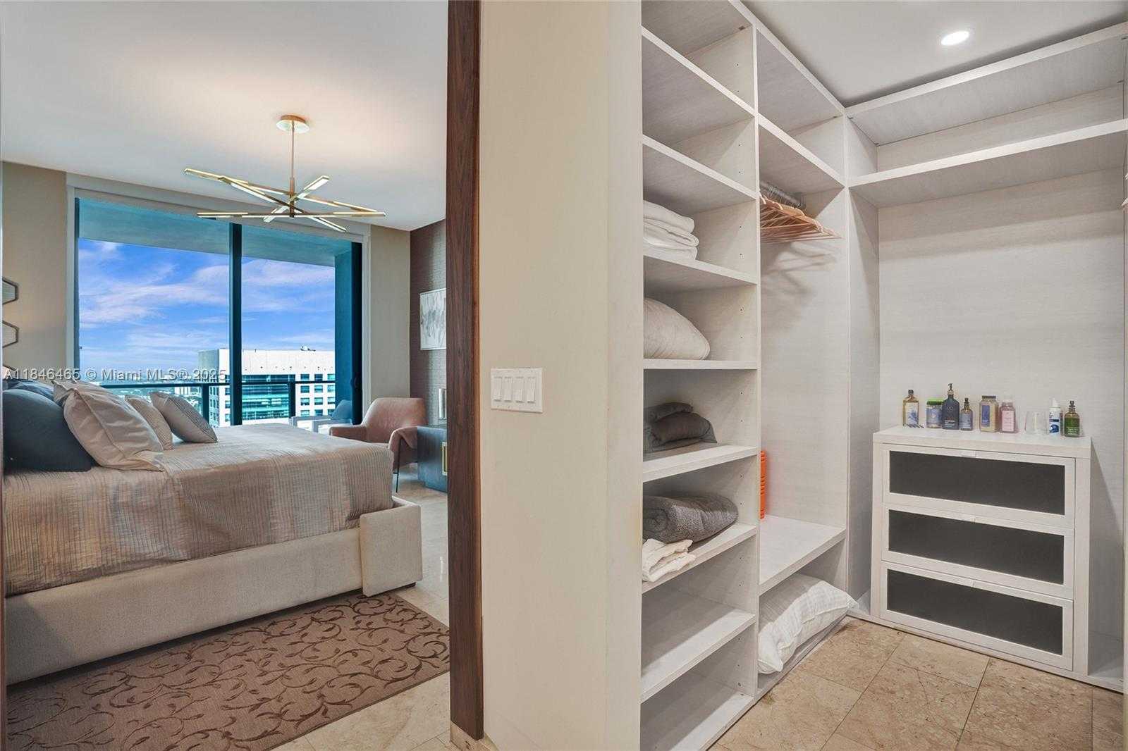 Small Image of 88 SOUTH WEST 7TH ST #2412, Miami Number 37