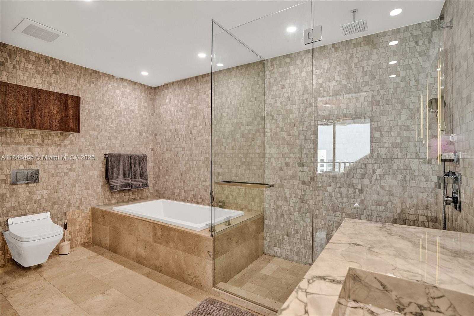 Small Image of 88 SOUTH WEST 7TH ST #2412, Miami Number 38
