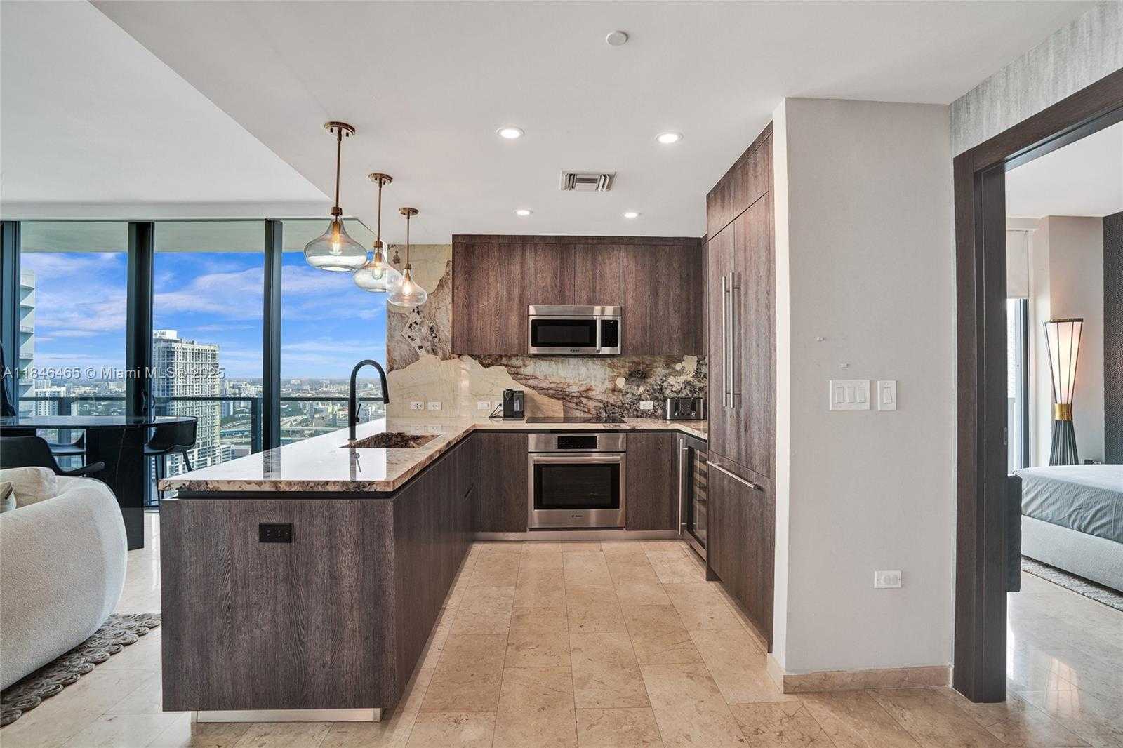 Small Image of 88 SOUTH WEST 7TH ST #2412, Miami Number 4