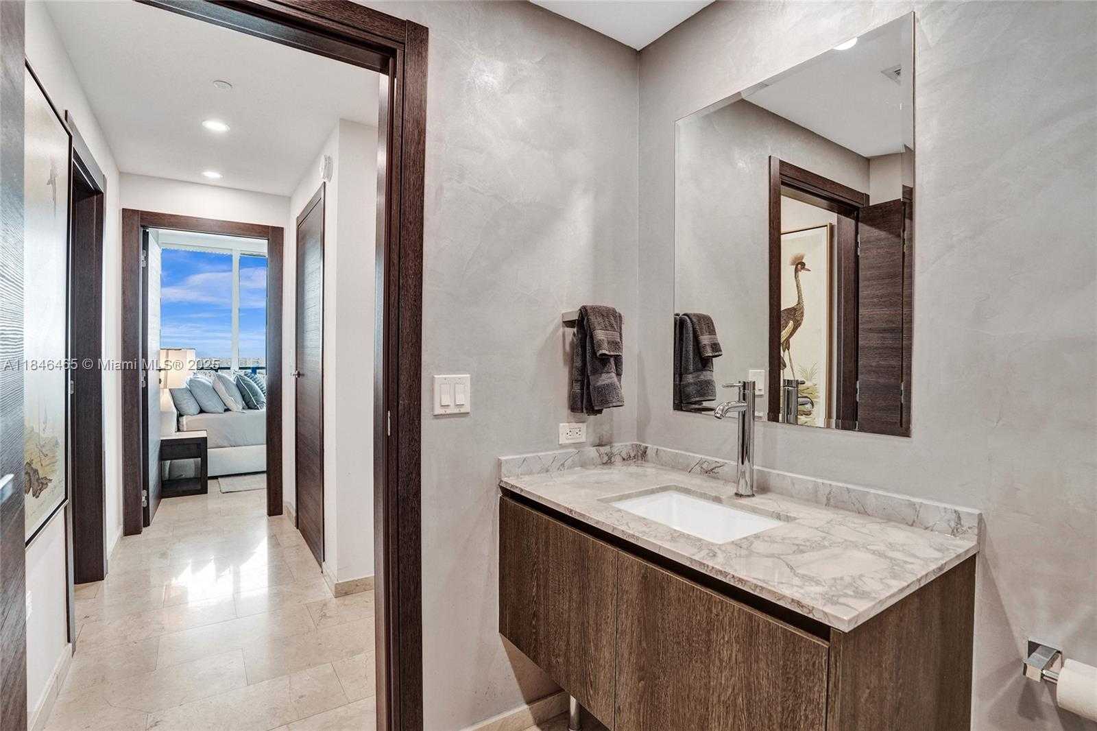 Small Image of 88 SOUTH WEST 7TH ST #2412, Miami Number 41