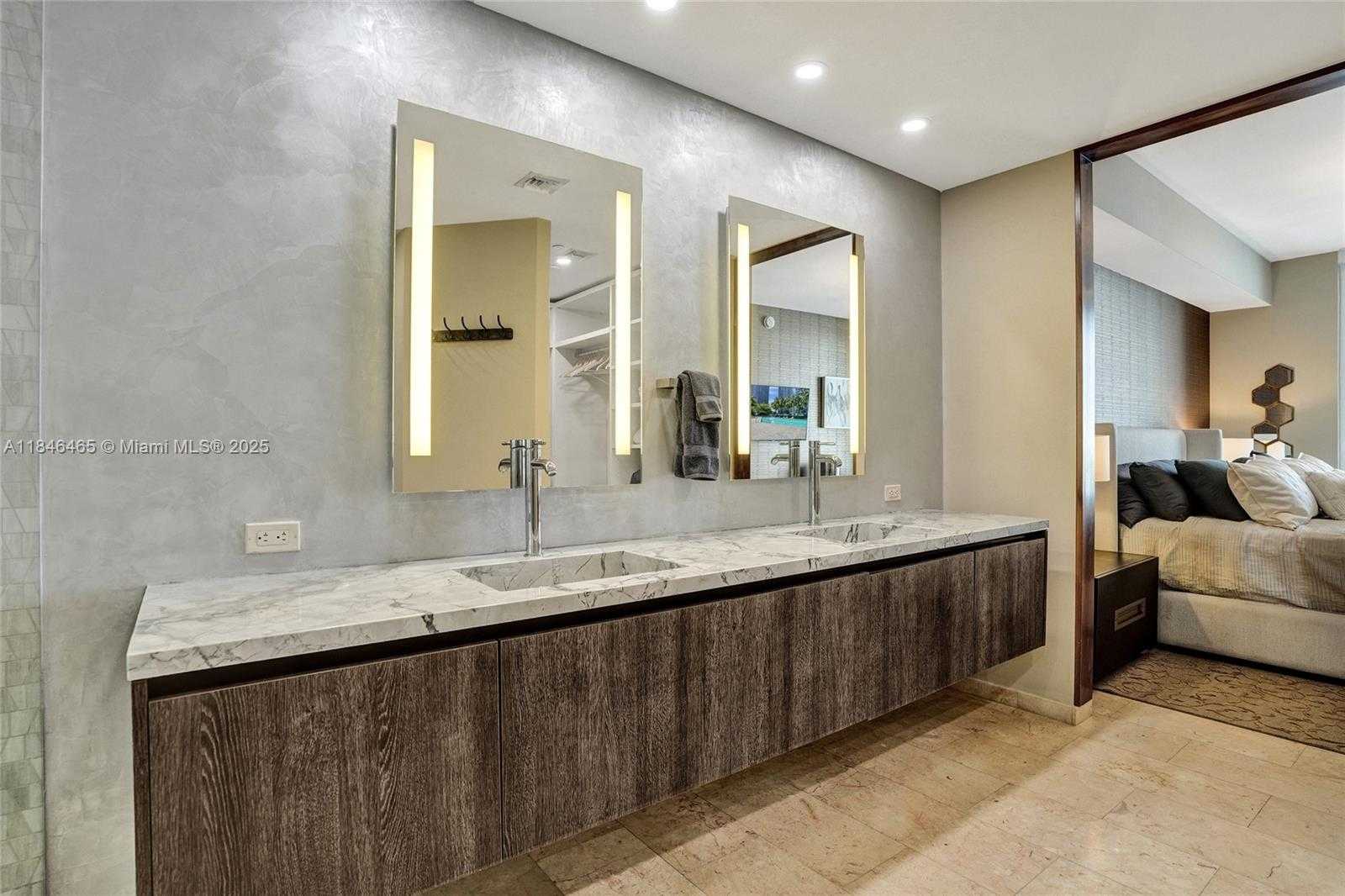Small Image of 88 SOUTH WEST 7TH ST #2412, Miami Number 44