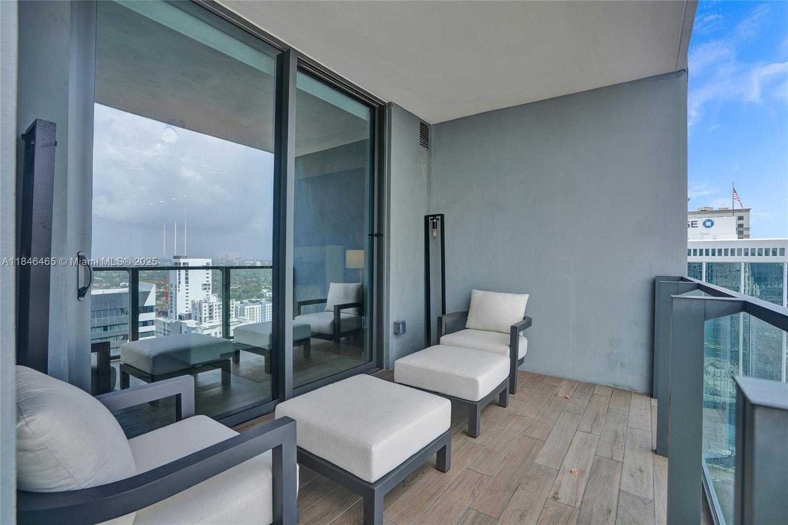 Small Image of 88 SOUTH WEST 7TH ST #2412, Miami Number 49