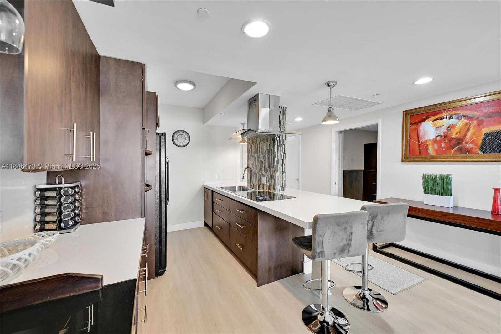 Small Image of 1850 SOUTH OCEAN DR #1907, Hallandale Beach Number 12