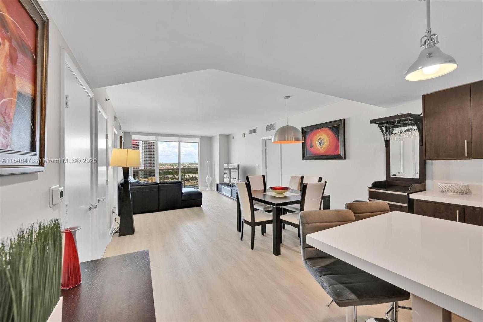 Small Image of 1850 SOUTH OCEAN DR #1907, Hallandale Beach Number 6