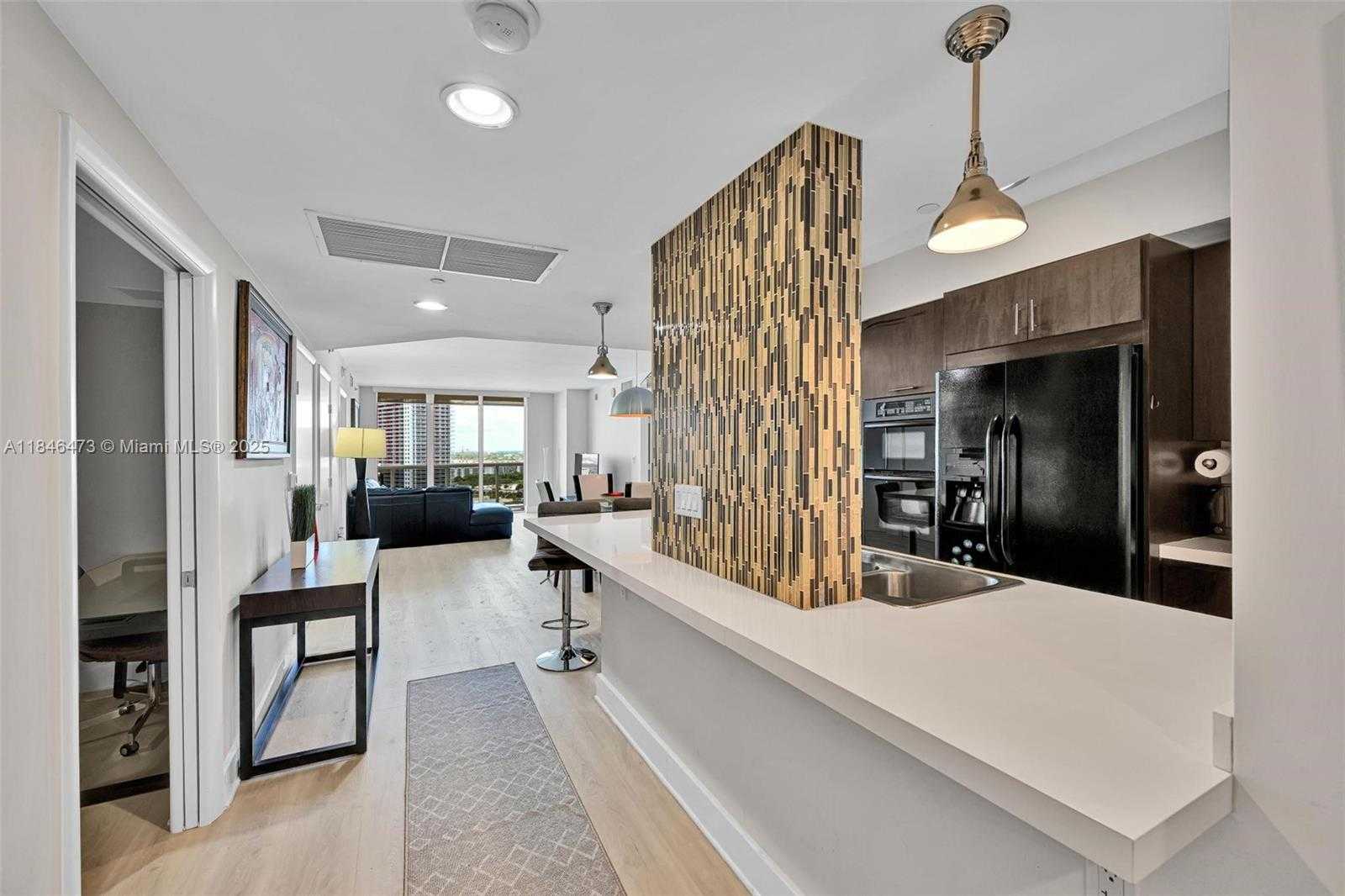 Small Image of 1850 SOUTH OCEAN DR #1907, Hallandale Beach Number 9