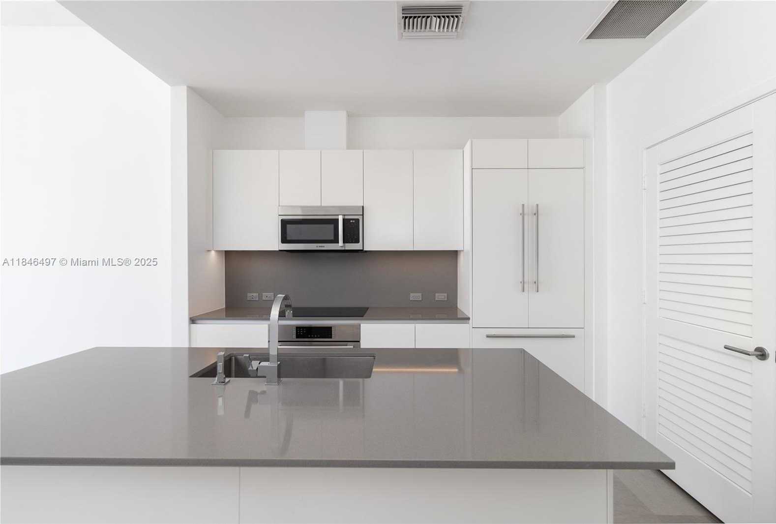 Small Image of 68 SOUTH EAST 6TH ST #4006, Miami Number 10