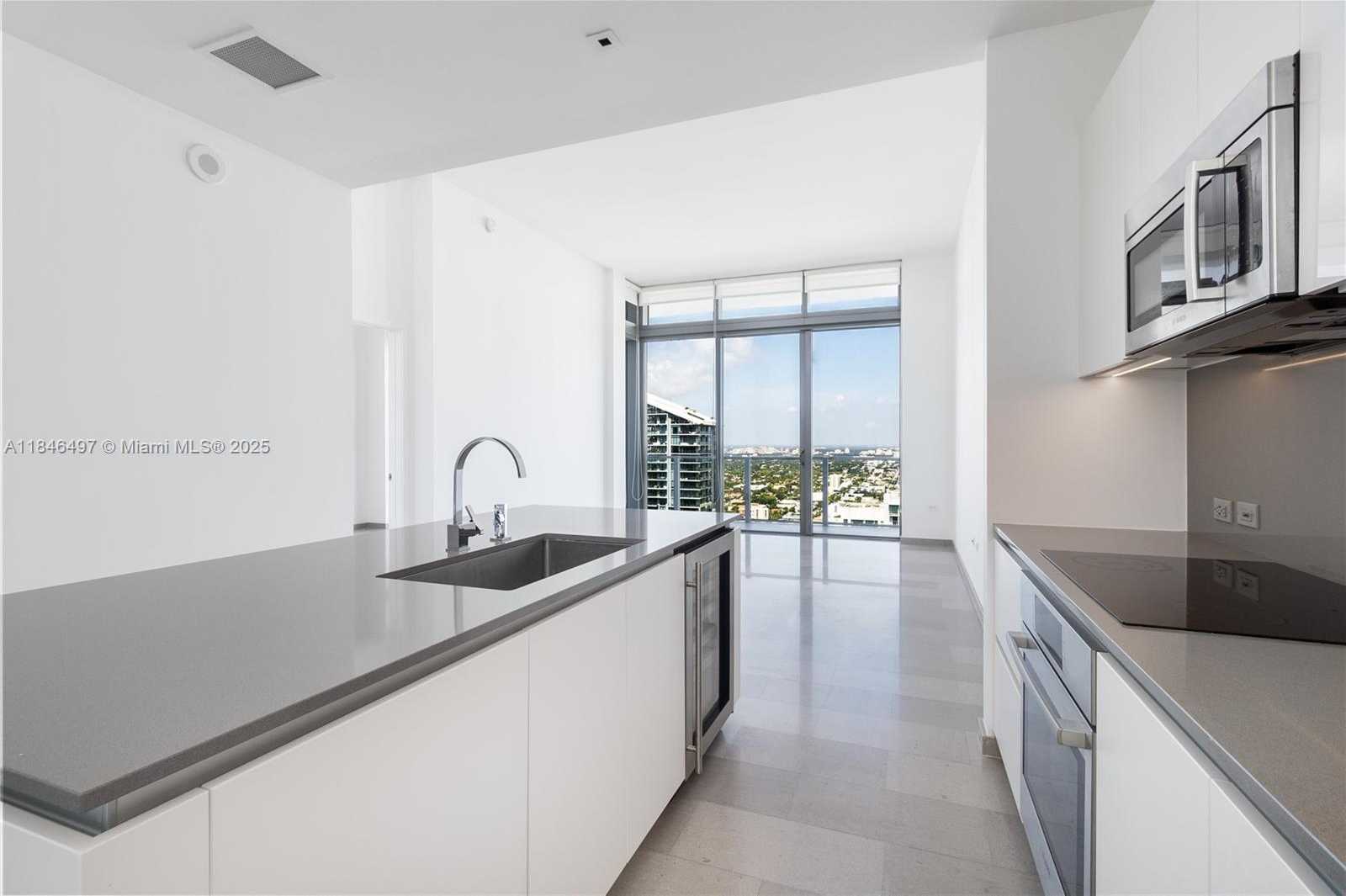 Small Image of 68 SOUTH EAST 6TH ST #4006, Miami Number 11