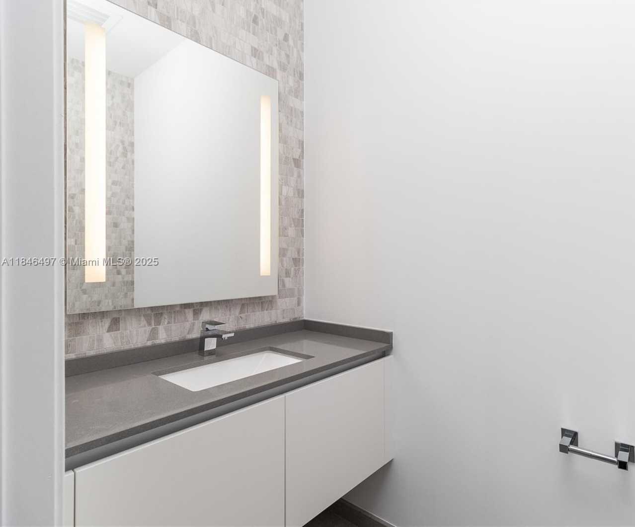 Small Image of 68 SOUTH EAST 6TH ST #4006, Miami Number 13