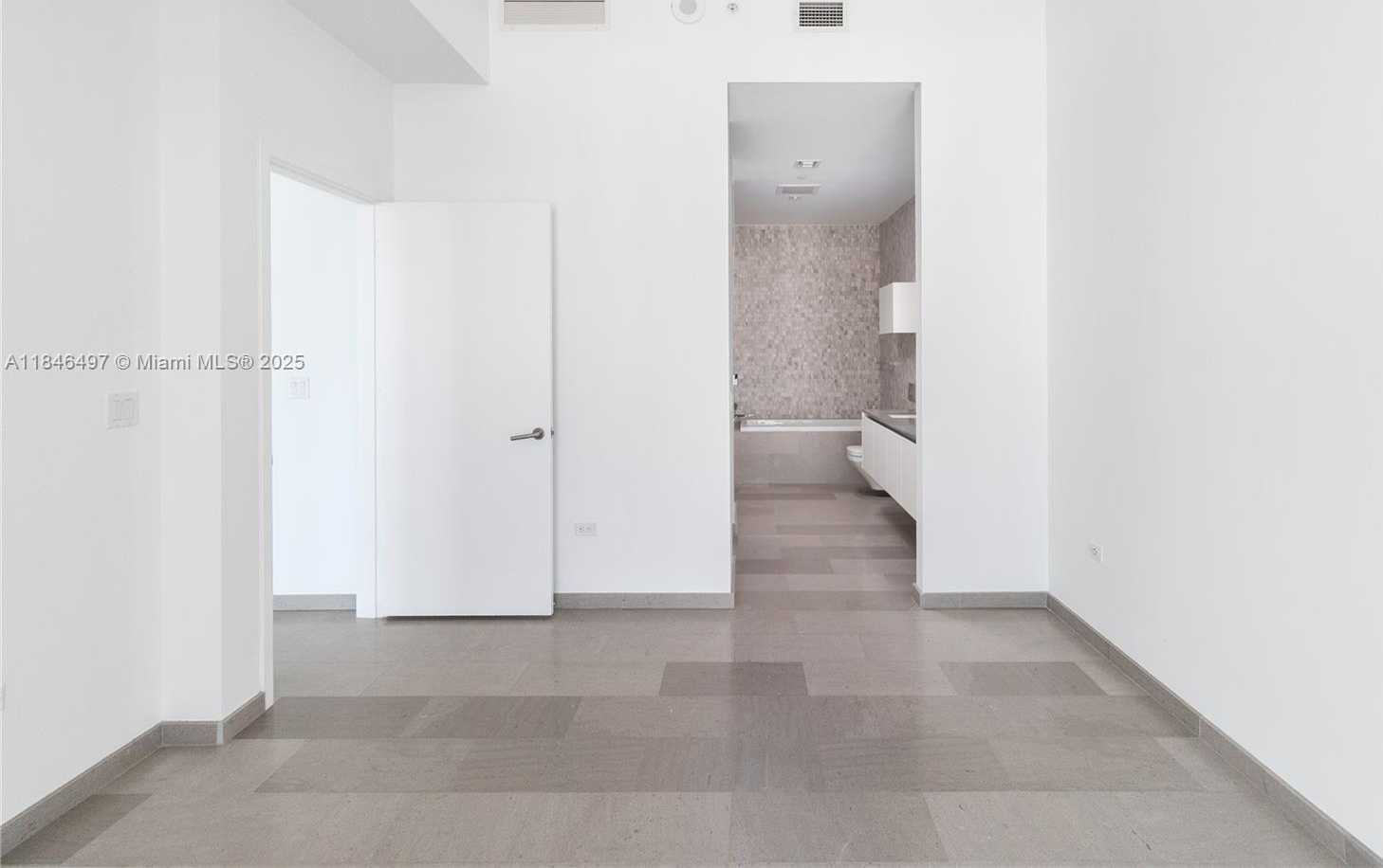 Small Image of 68 SOUTH EAST 6TH ST #4006, Miami Number 15